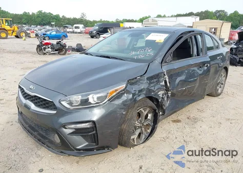 2021 Kia Forte Lxs z USA, uszkodzony, nr VIN 3KPF24AD9ME347076